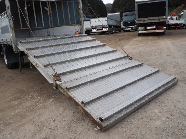 いすゞ エルフ SKG-NPR85YN(2WD)の写真20