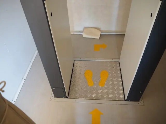 いすゞ エルフ SKG-NPR85YN(2WD)の写真28