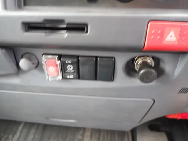 いすゞ エルフ SKG-NPR85YN(2WD)の写真46