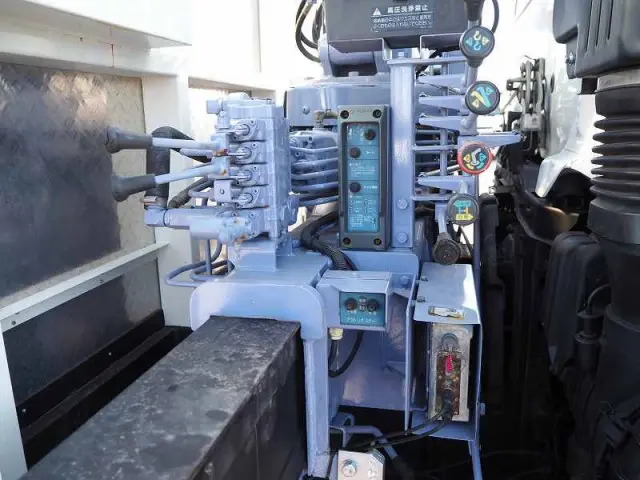 日野 レンジャー BDG-FJ7JJWA(2WD)の写真16