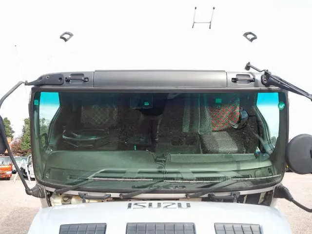 いすゞ ギガ QKG-CXZ77AT(6x4)の写真9