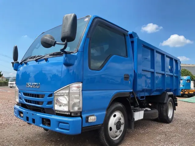 いすゞ エルフ TPG-NKS85AN(4WD)の写真1