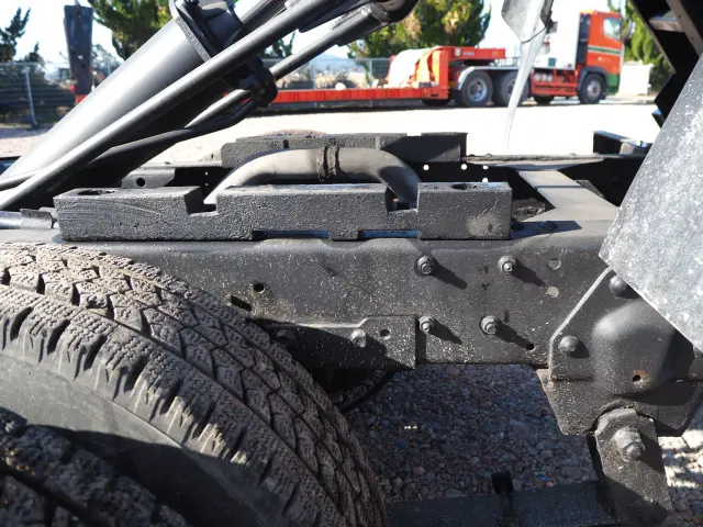 いすゞ エルフ TPG-NKS85AN(4WD)の写真31