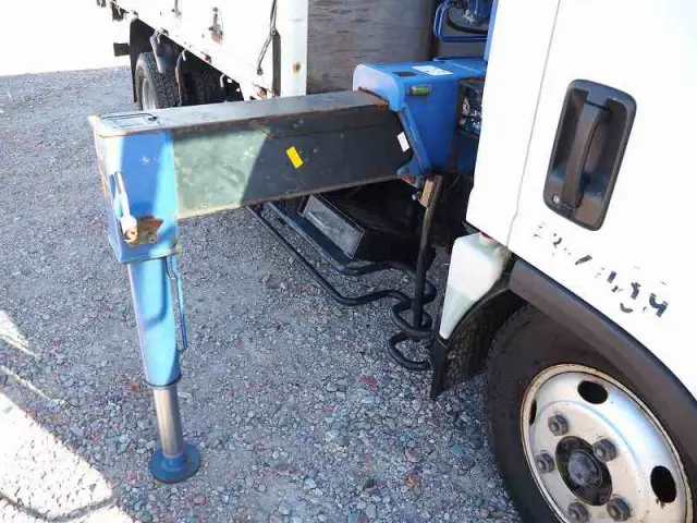 いすゞ エルフ TKG-NMR85AN(2WD)の写真9