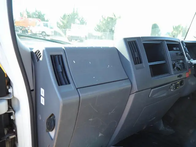 いすゞ エルフ TKG-NMR85AN(2WD)の写真43