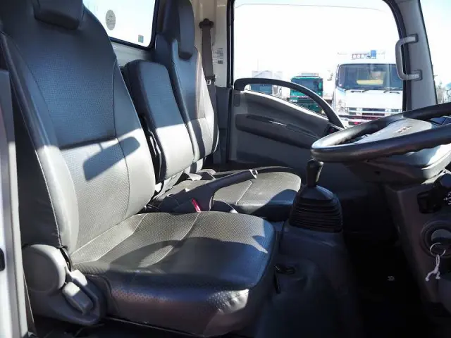 いすゞ エルフ TKG-NMR85AN(2WD)の写真45