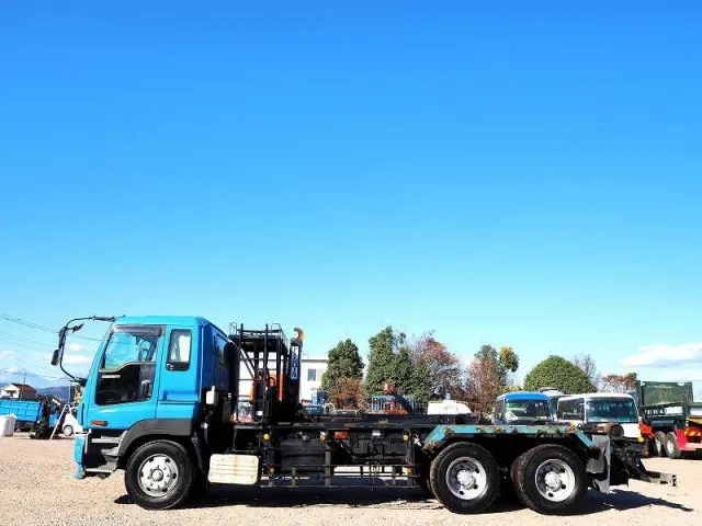 いすゞ ギガ PJ-CYZ77Q6(6x4)の写真2