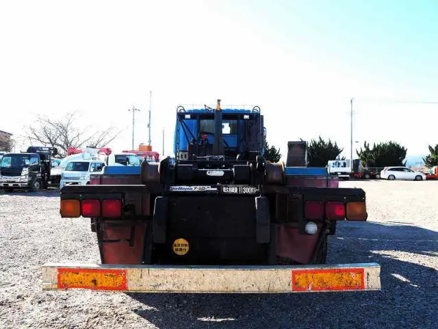 いすゞ ギガ PJ-CYZ77Q6(6x4)の写真4