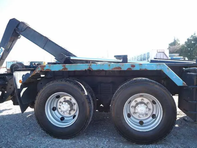 いすゞ ギガ PJ-CYZ77Q6(6x4)の写真25