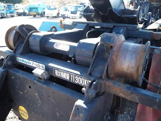 いすゞ ギガ PJ-CYZ77Q6(6x4)の写真30