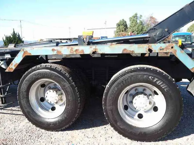 いすゞ ギガ PJ-CYZ77Q6(6x4)の写真33