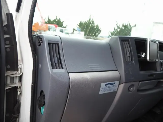 いすゞ エルフ SKG-NHS85AN(4WD)の写真38