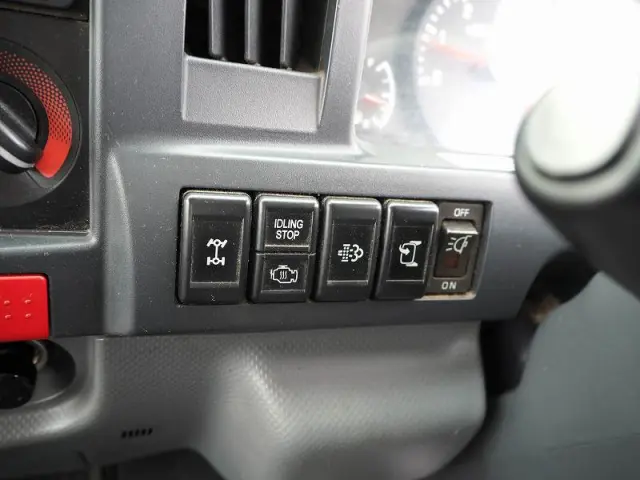 いすゞ エルフ SKG-NHS85AN(4WD)の写真47