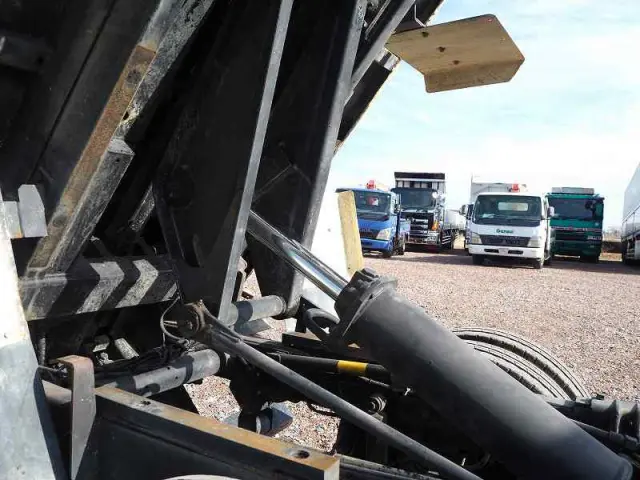 日野 デュトロ TKG-XZU620T(2WD)の写真33