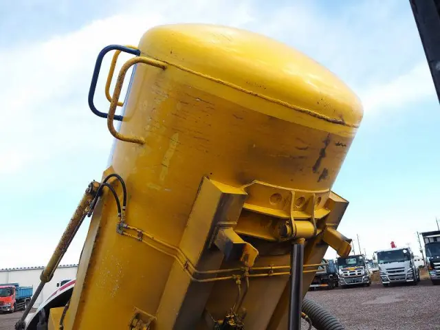 日野 レンジャー BDG-FD7JDWA(2WD)の写真14