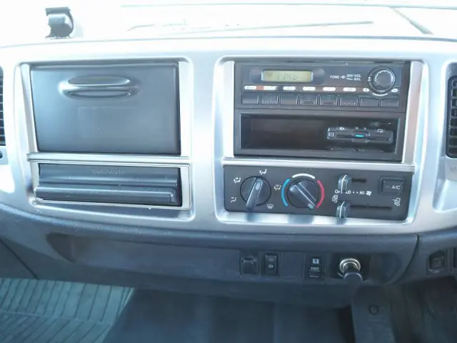 日野 レンジャー BDG-FD7JDWA(2WD)の写真49