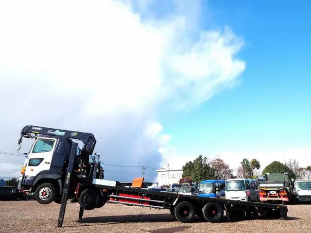 日野 プロフィア LKG-FW1EWBA(8x4)の写真2