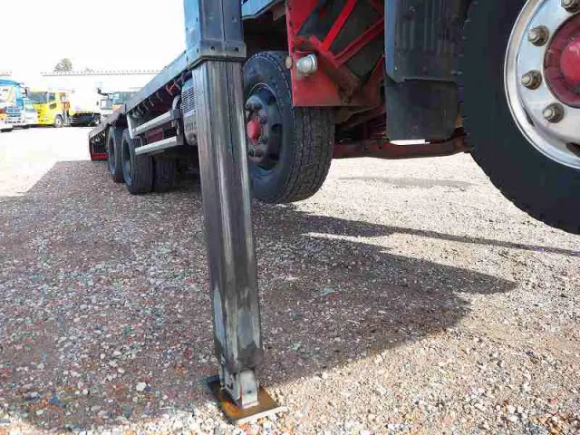 日野 プロフィア LKG-FW1EWBA(8x4)の写真9