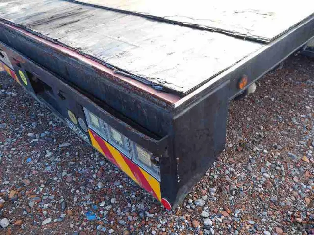 日野 プロフィア LKG-FW1EWBA(8x4)の写真16