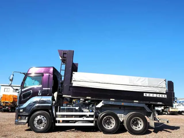 いすゞ ギガ 2PG-CXZ77CT(6x4)の写真2