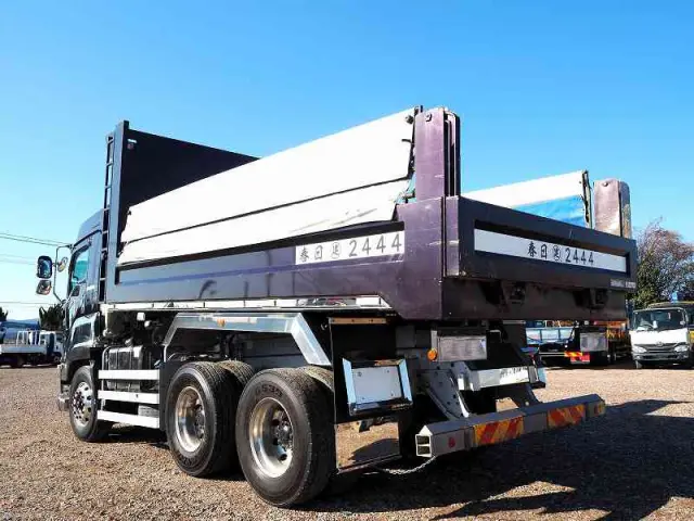 いすゞ ギガ 2PG-CXZ77CT(6x4)の写真3