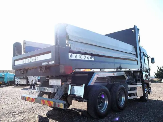 いすゞ ギガ 2PG-CXZ77CT(6x4)の写真5