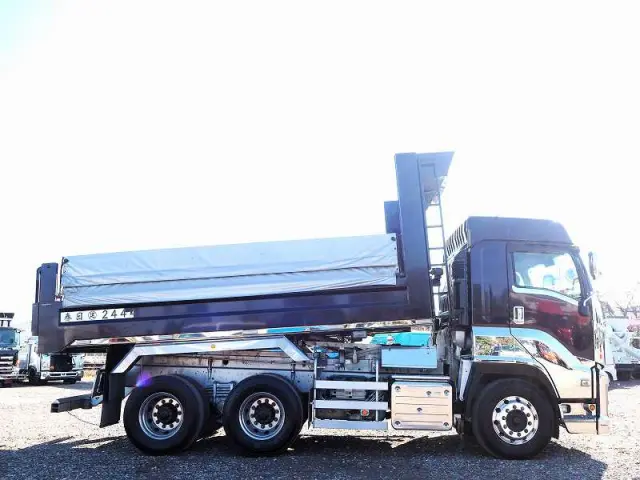いすゞ ギガ 2PG-CXZ77CT(6x4)の写真6