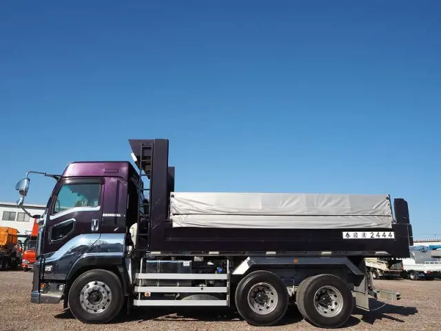 いすゞ ギガ 2PG-CXZ77CT(6x4)の写真9