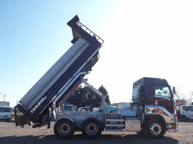 いすゞ ギガ 2PG-CXZ77CT(6x4)の写真14