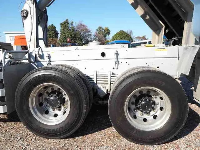 いすゞ ギガ 2PG-CXZ77CT(6x4)の写真29