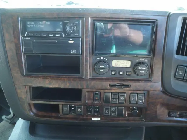 いすゞ ギガ 2PG-CXZ77CT(6x4)の写真47