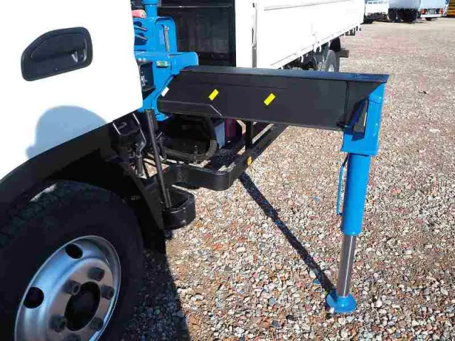 三菱 キャンター TKG-FEB80(2WD)の写真13