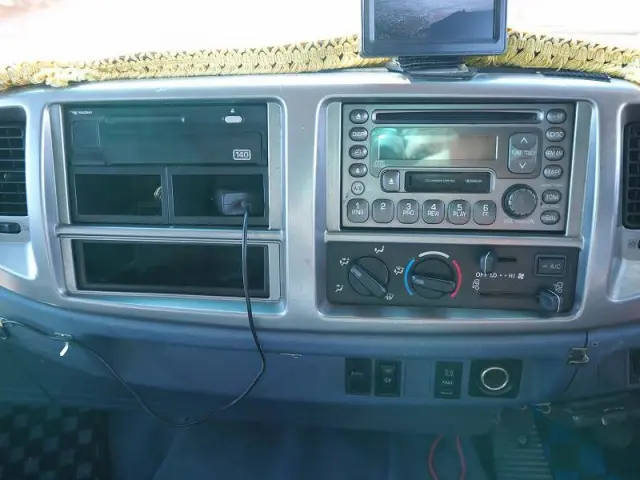 日野 レンジャー BDG-FE7JEWA(2WD)の写真47