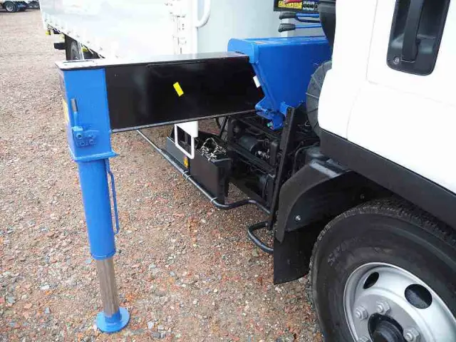 いすゞ フォワード TKG-FRR90S1(2WD)の写真9