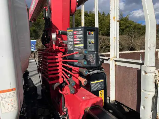 いすゞ エルフ PA-NPR81R(2WD)の写真20