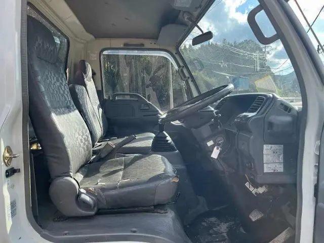 いすゞ エルフ PA-NPR81R(2WD)の写真47