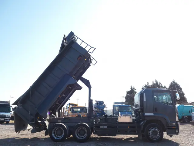 いすゞ フォワード QKG-FVZ34U2(6x4)の写真7