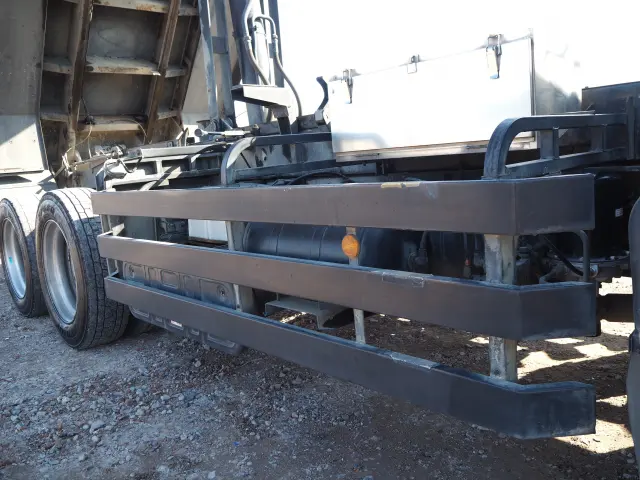 いすゞ フォワード QKG-FVZ34U2(6x4)の写真12