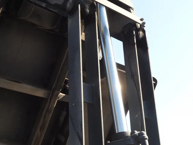 いすゞ フォワード QKG-FVZ34U2(6x4)の写真14