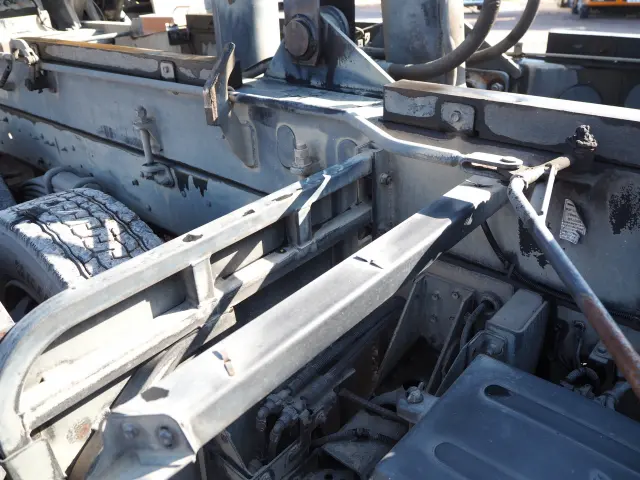 いすゞ フォワード QKG-FVZ34U2(6x4)の写真16