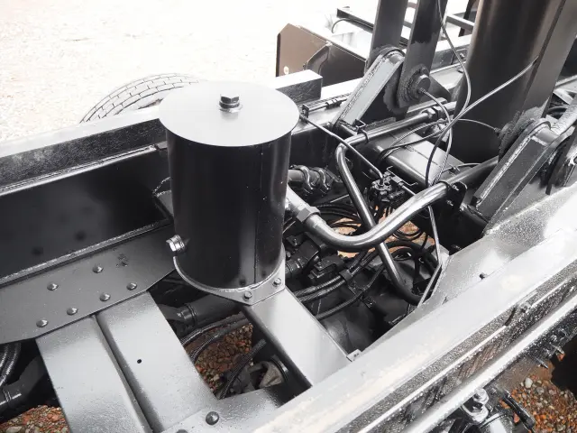 いすゞ フォワード QKG-FVZ34U2(6x4)の写真18