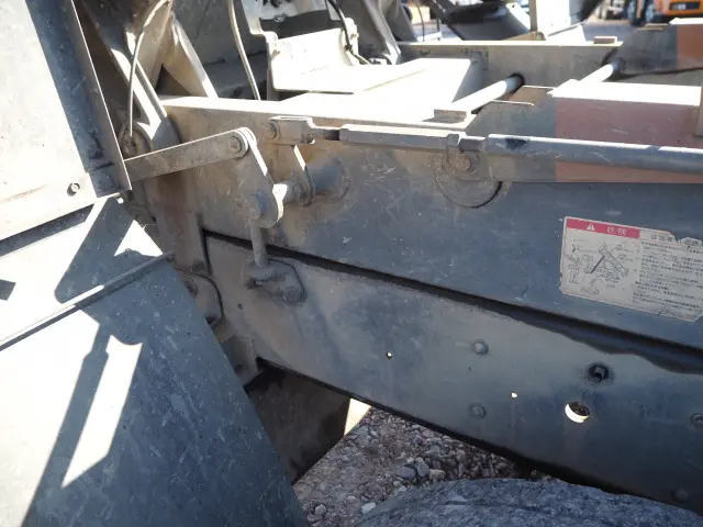 いすゞ フォワード QKG-FVZ34U2(6x4)の写真22