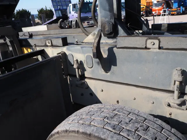 いすゞ フォワード QKG-FVZ34U2(6x4)の写真30