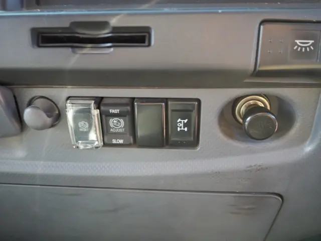 いすゞ フォワード QKG-FVZ34U2(6x4)の写真48