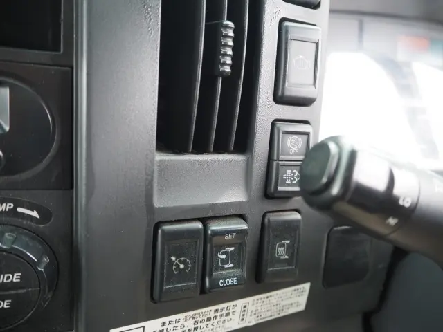 いすゞ フォワード QKG-FVZ34U2(6x4)の写真48