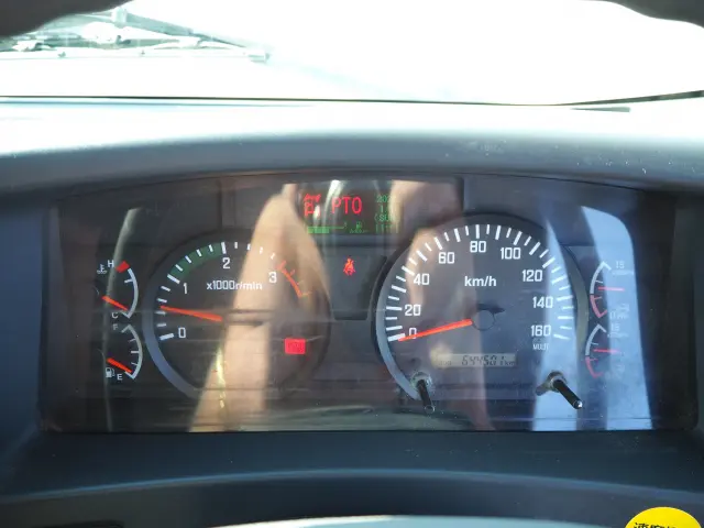 いすゞ フォワード QKG-FVZ34U2(6x4)の写真49