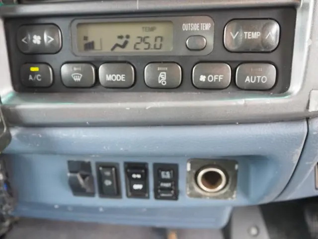 日野 レンジャー ADG-FE7JEWA(2WD)の写真42