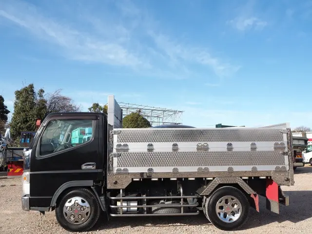 三菱 キャンター TPG-FBA20(2WD)の写真2