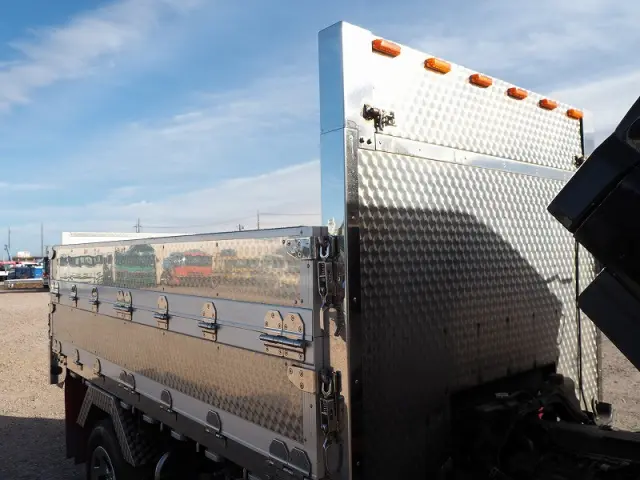 三菱 キャンター TPG-FBA20(2WD)の写真10