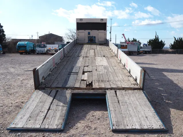 いすゞ ギガ LKG-CYJ77A(8x4)の写真4